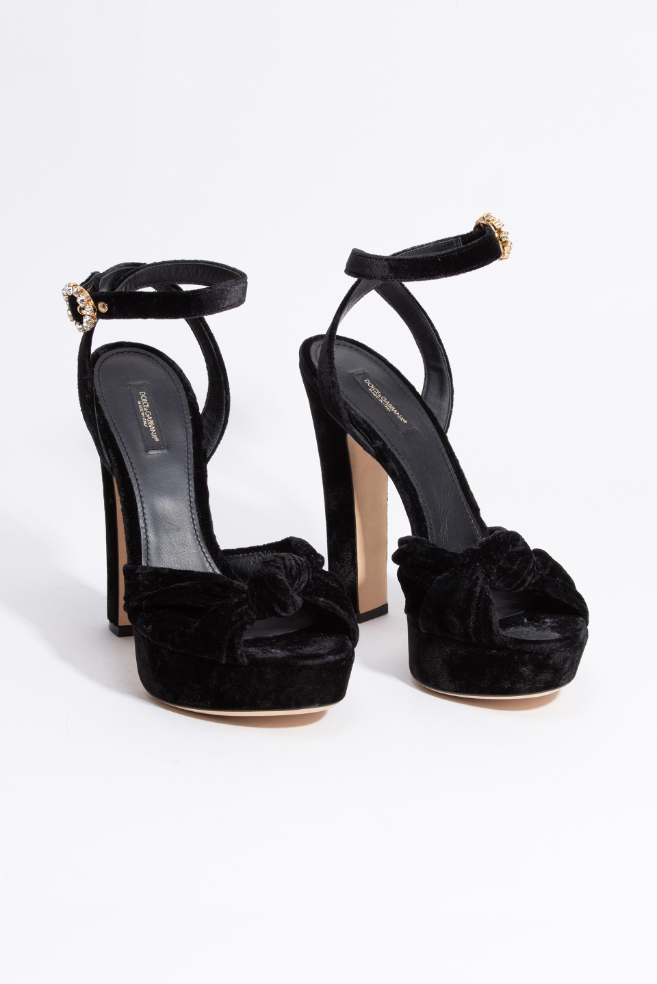 Dolce&gabbana Velvet Knotted High Heel Sandals
Dolce&gabbana Velvet Knotted High Heel Sandals