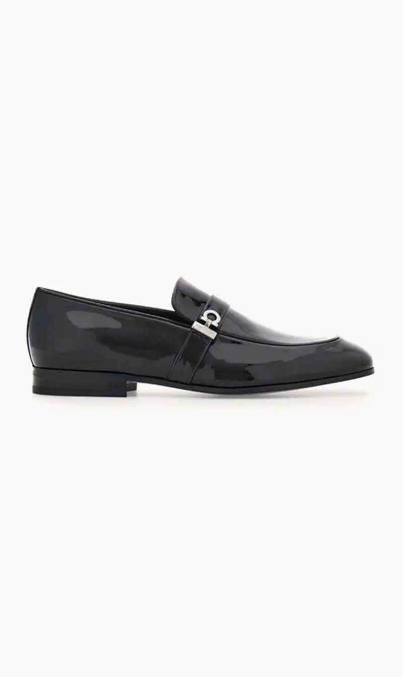 Salvatore Ferragamo Black Gancini Ornament Moccasin for Men | The Deal Outlet
Salvatore Ferragamo Black Gancini Ornament Moccasin for Men | The Deal Outlet
