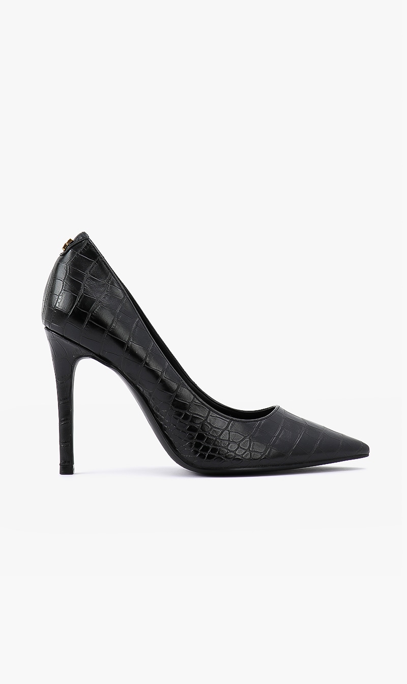 Gavi Textured Leather Pumps