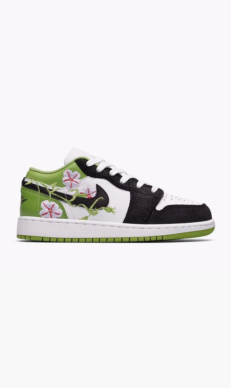 Nike Green Air Jordon 1 Low for Girls
Nike Green Air Jordon 1 Low for Girls