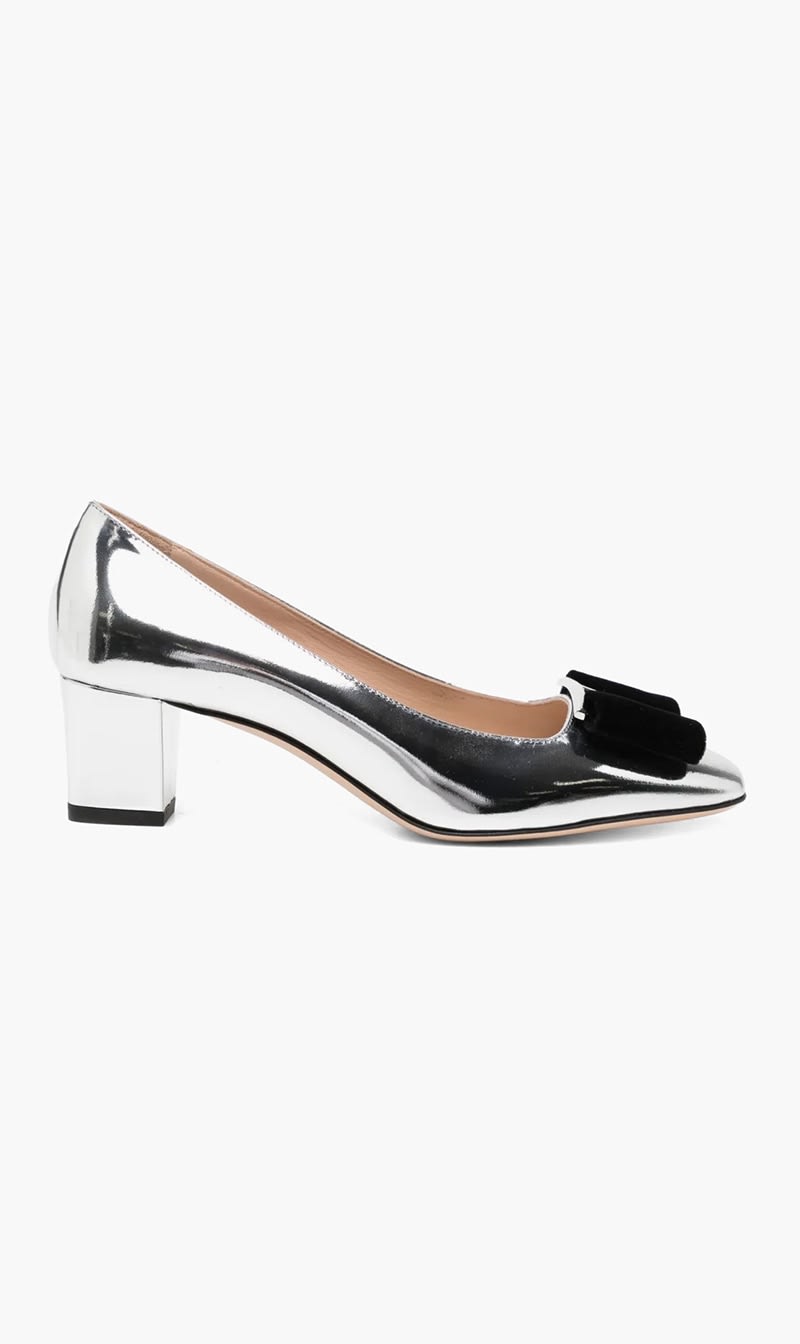 Tom ford Silver Pumps With A Bow for Women | The Deal Outlet
Tom ford Silver Pumps With A Bow for Women | The Deal Outlet