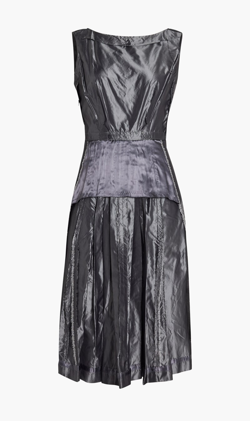 Maison Margiela Grey Avp Cut Sleeve Silk Dark Grey Midi Dress for Women | The Deal Outlet
Maison Margiela Grey Avp Cut Sleeve Silk Dark Grey Midi Dress for Women | The Deal Outlet