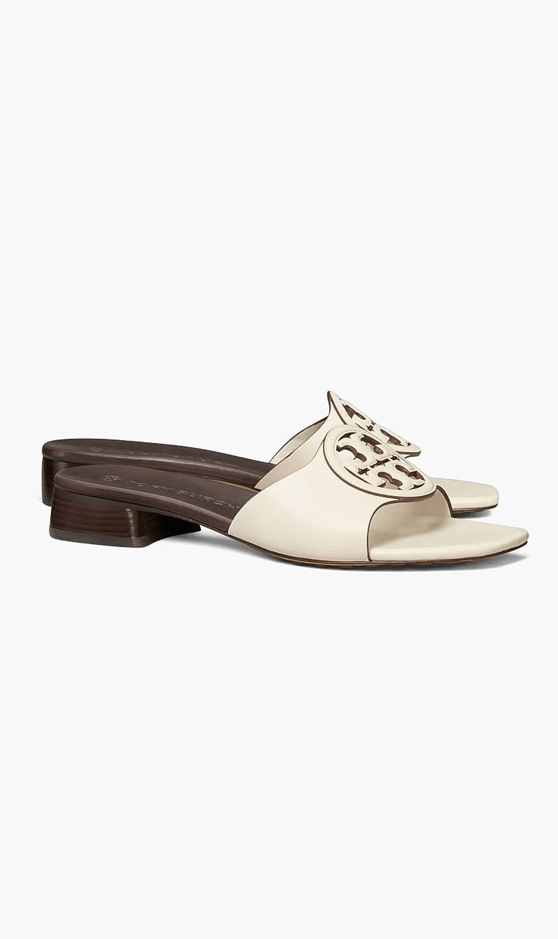 Tory Burch White Bombe Miller Slides for Women | The Deal Outlet
Tory Burch White Bombe Miller Slides for Women | The Deal Outlet