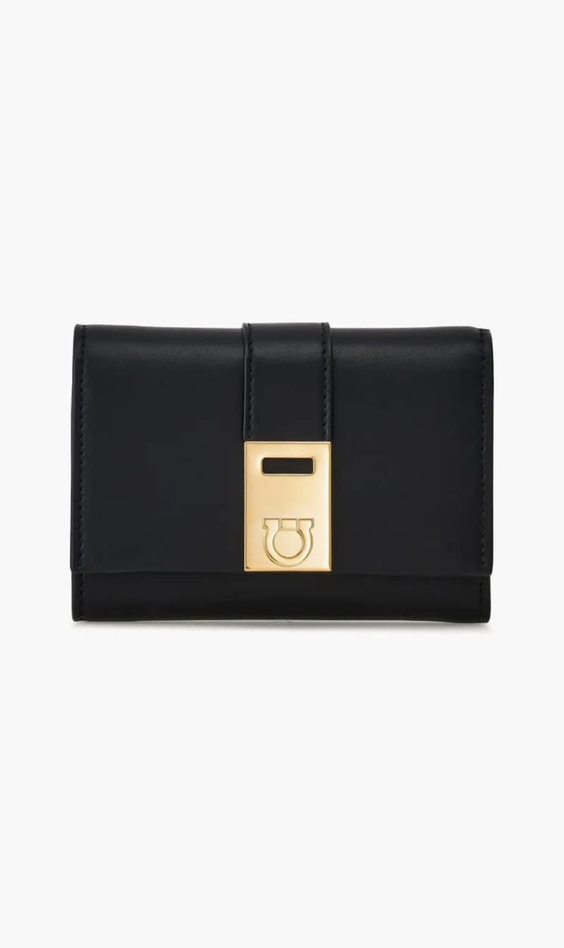Salvatore Ferragamo Black Hug Two Tone Leather Wallet for Women | The Deal Outlet
Salvatore Ferragamo Black Hug Two Tone Leather Wallet for Women | The Deal Outlet