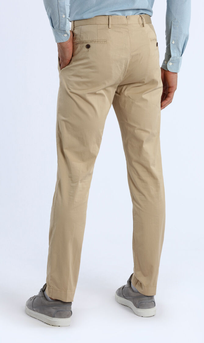 بنطال شينو فائق الخفة