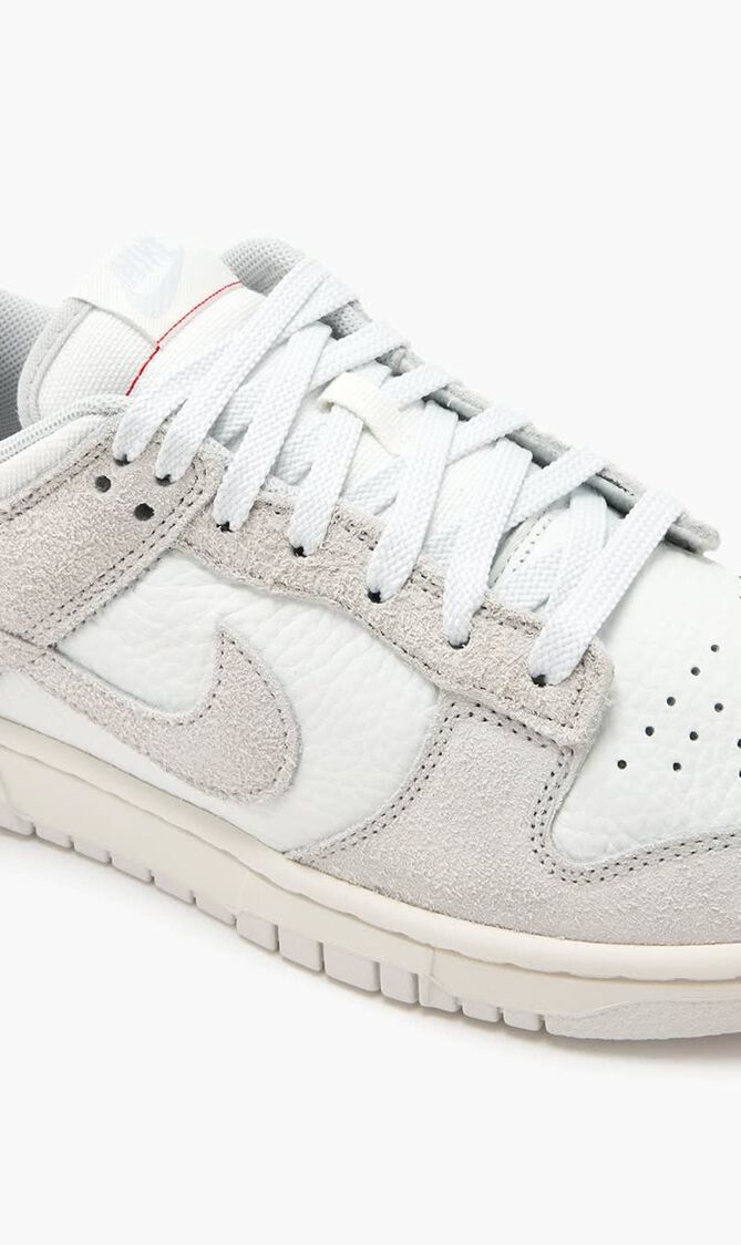 Dunk Low Sneakers