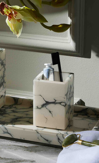 Cream Carrara Lacquer Brush Holder