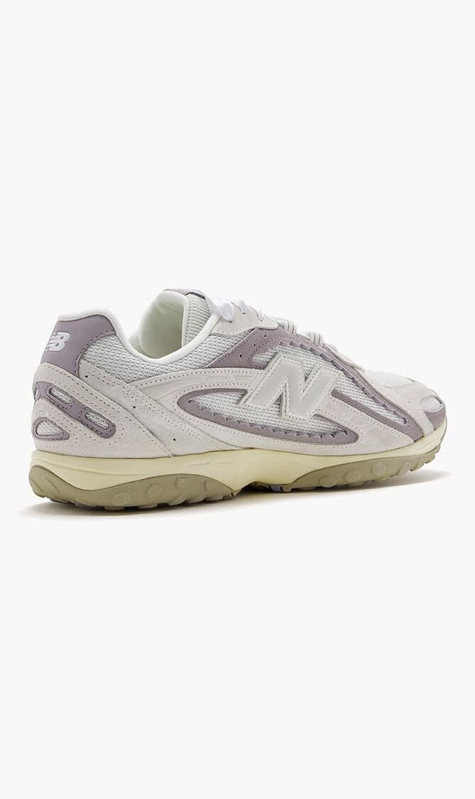 204L Sneakers