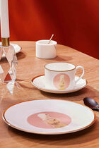 فنجان الشاي دوناتيلا مع صحنه فنجان الشاي دوناتيلا مع صحنه