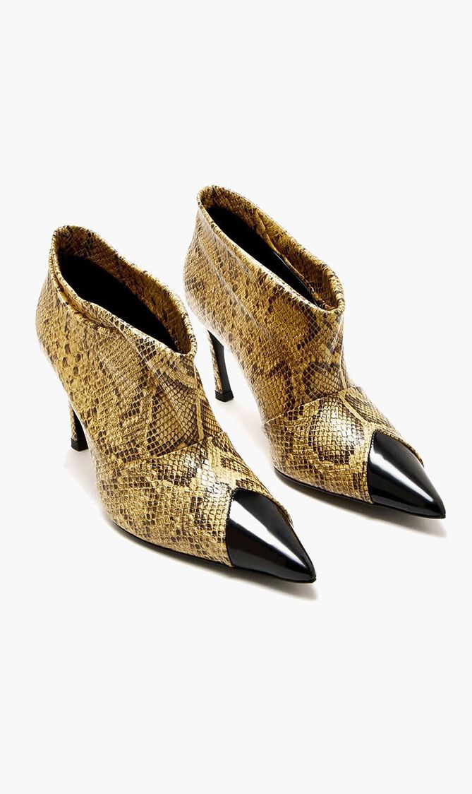 LEATHER POINTED TOE BOOT