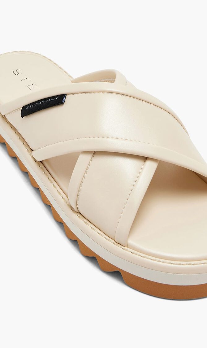 Sneak Elyse Twisted Sandals