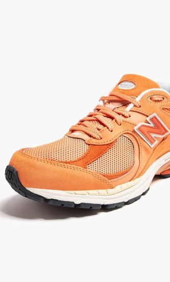2002r Sneakers