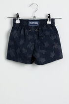 شورت سباحة بطبعة سلطعون تزينه بالكامل