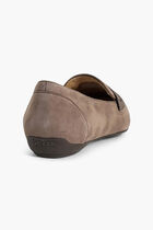 حذاء شارلين بكعب مسطح من الجلد السويدي