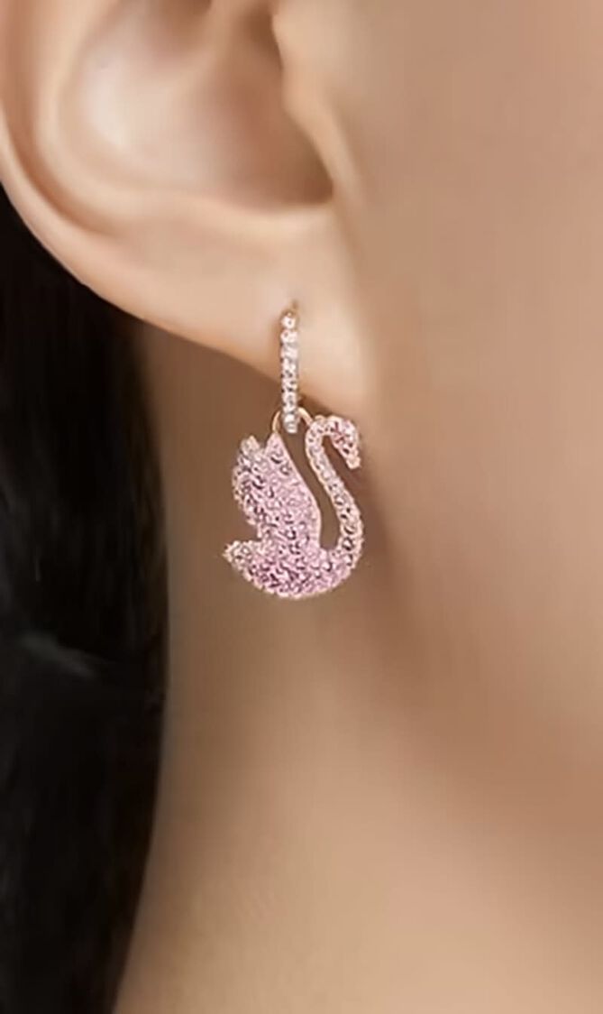 SJC ICONIC SWAN PE HOOP EARRINGS ROS/ROS