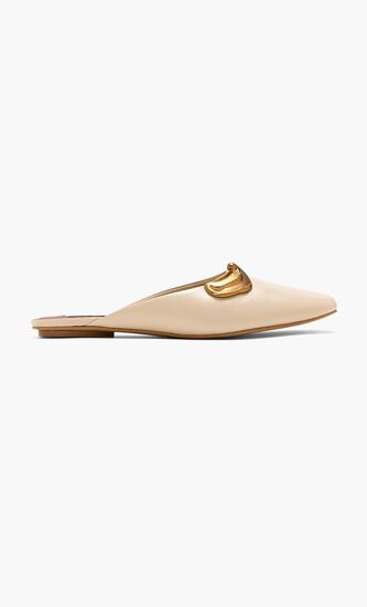 BACKLESS FLAT MULE WITH BROOCH