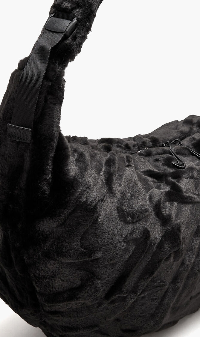 NK NSW FX FUR SLOUCHY BAG