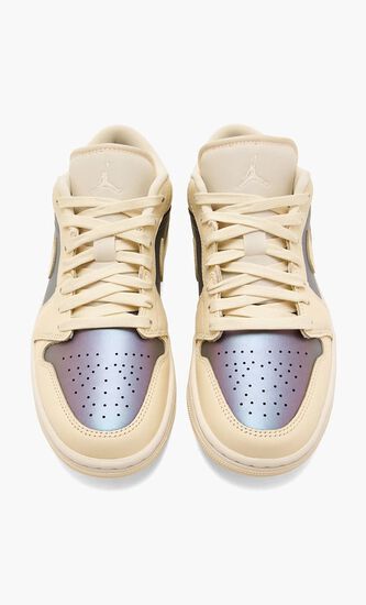 Air Jordan 1 Low SE Sneakers