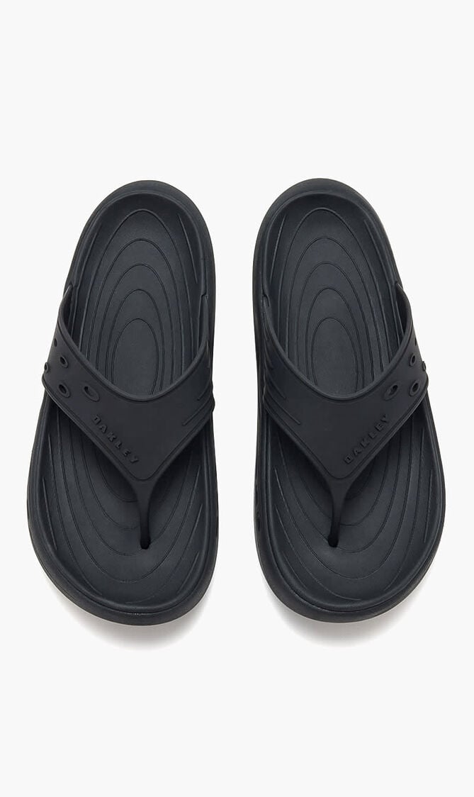 STUDIO FLIP FLOP