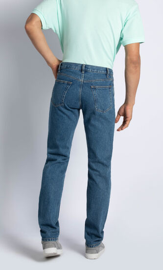 بنطال جينز بتصميم كاجوال