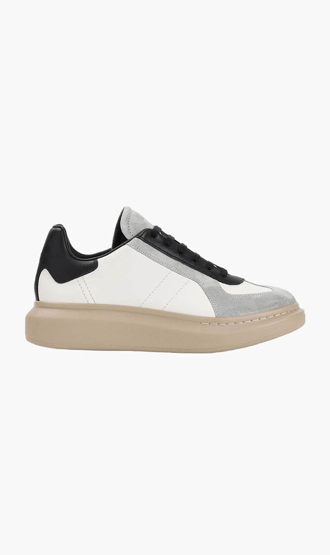 LEATHER UPPER AND RUBBER SOLE