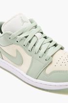 Air Jordan 1 Low SE Sneakers Air Jordan 1 Low SE Sneakers