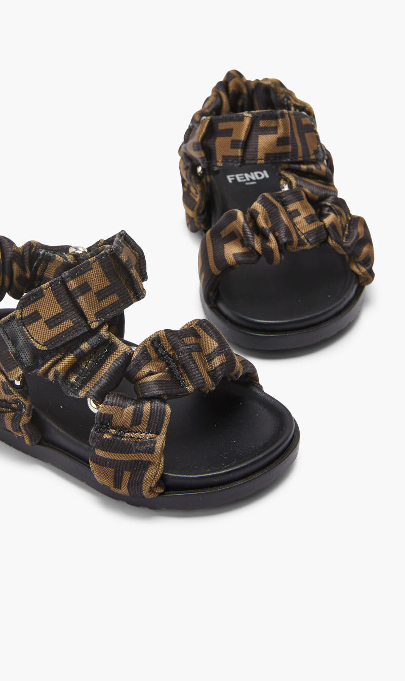 Sandalo guess 2018 best sale