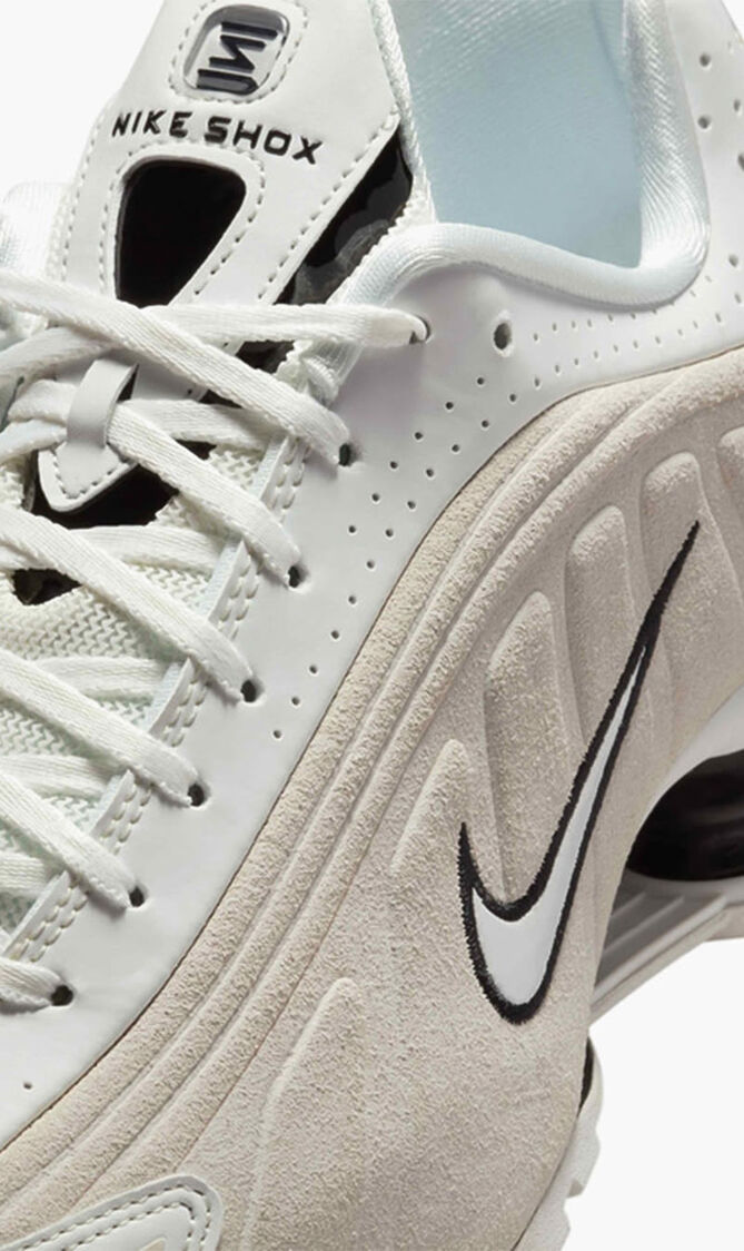 Shox R4 Sneakers