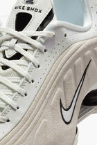 Shox R4 Sneakers