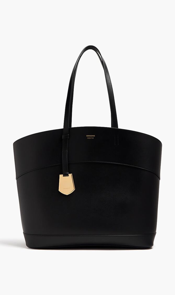 TOTE ENTRY M