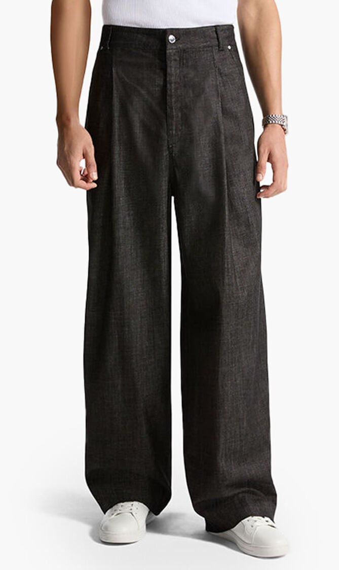 Pleated Chambray Wide-Leg Jeans