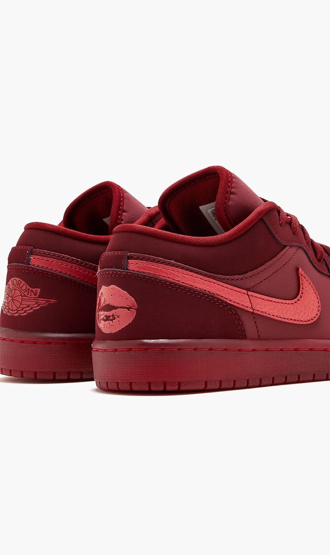 Air Jordan 1 Low SE Sneakers