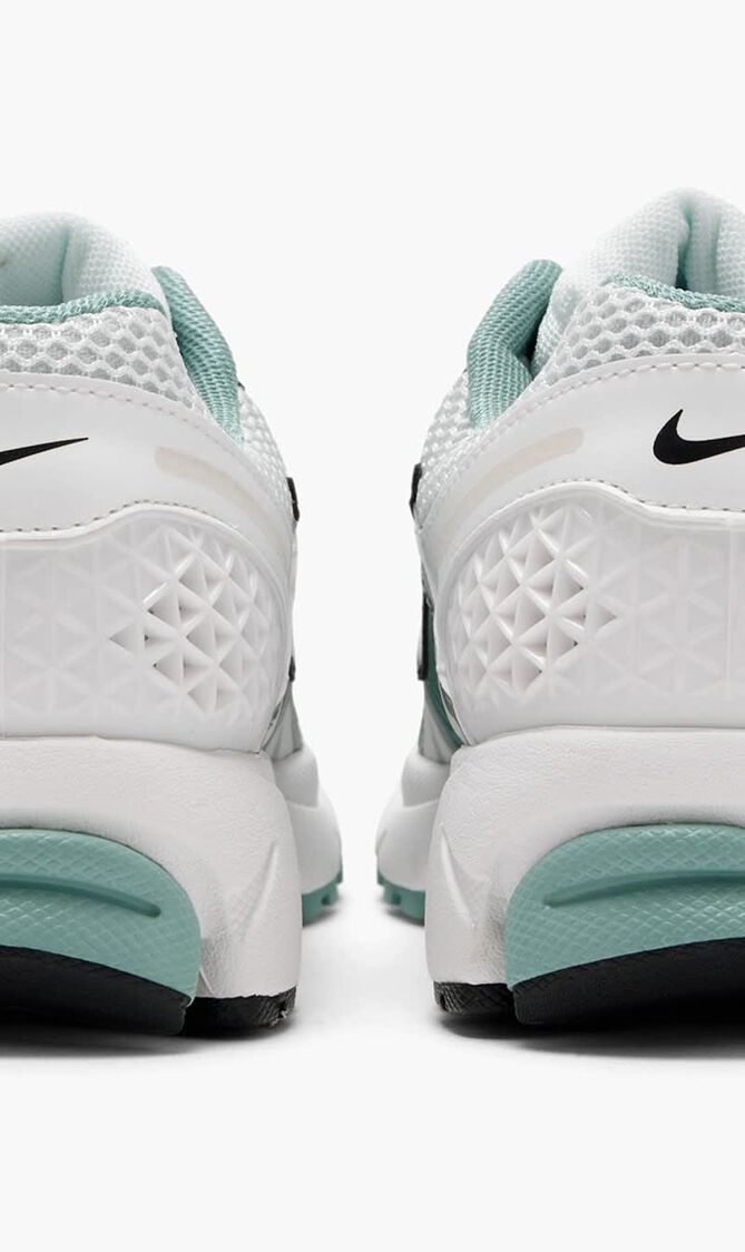 Zoom Vomero 5 Sneakers