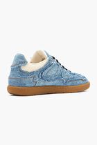 08 Sneakers