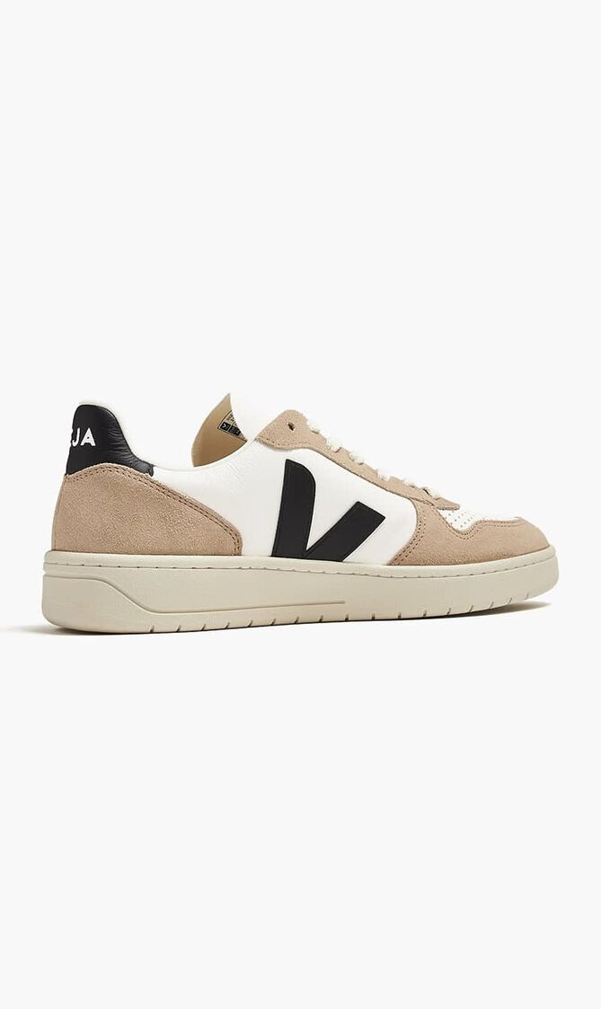 V 10 Sneakers