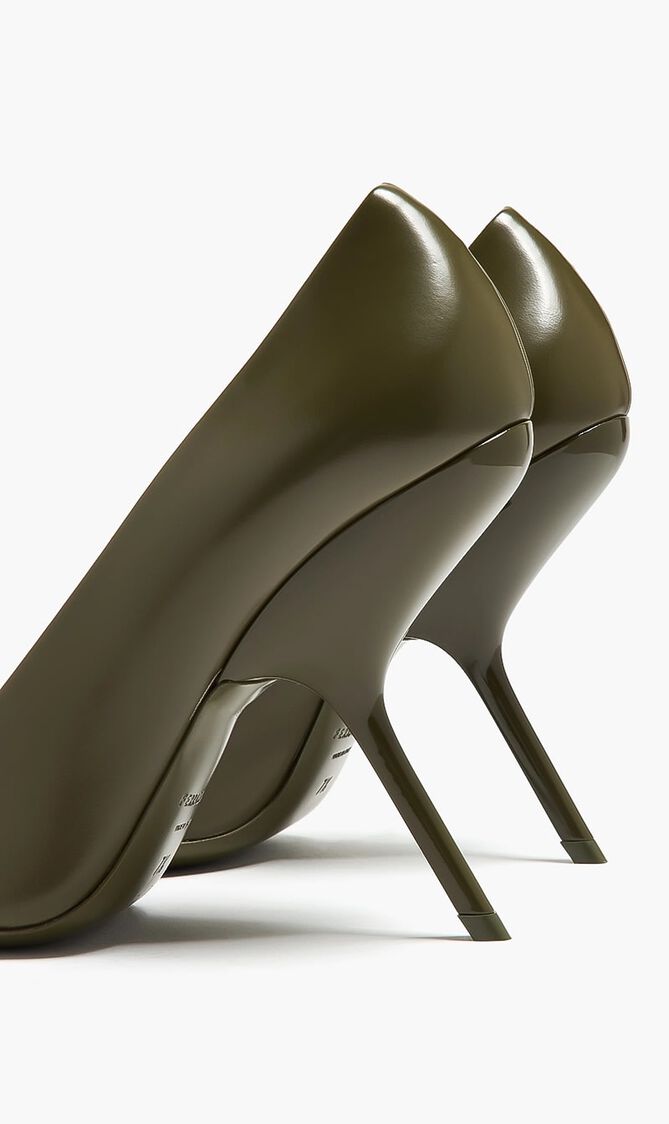 Eva Pumps