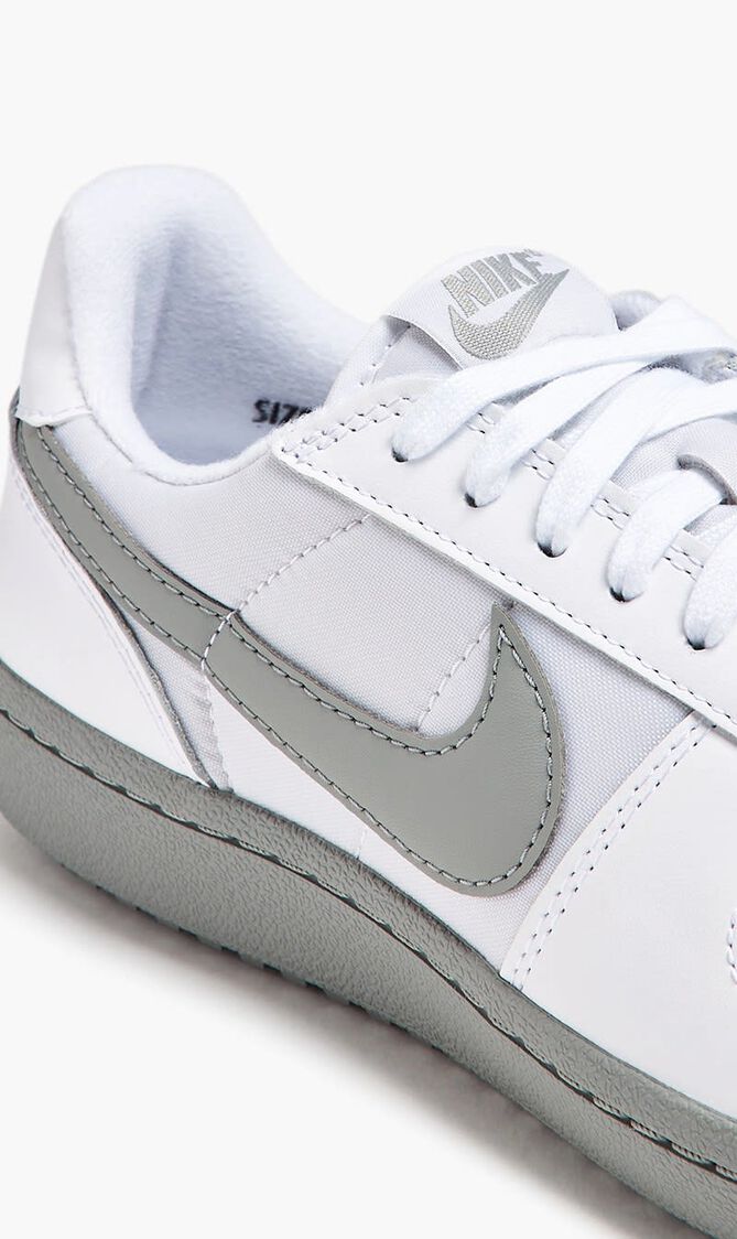 Dunk Low Panda Sneakers