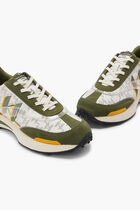 Insignia Sneakers Insignia Sneakers