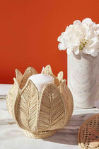 حامل شموع مصنوع من قش نخيل الإيراكا