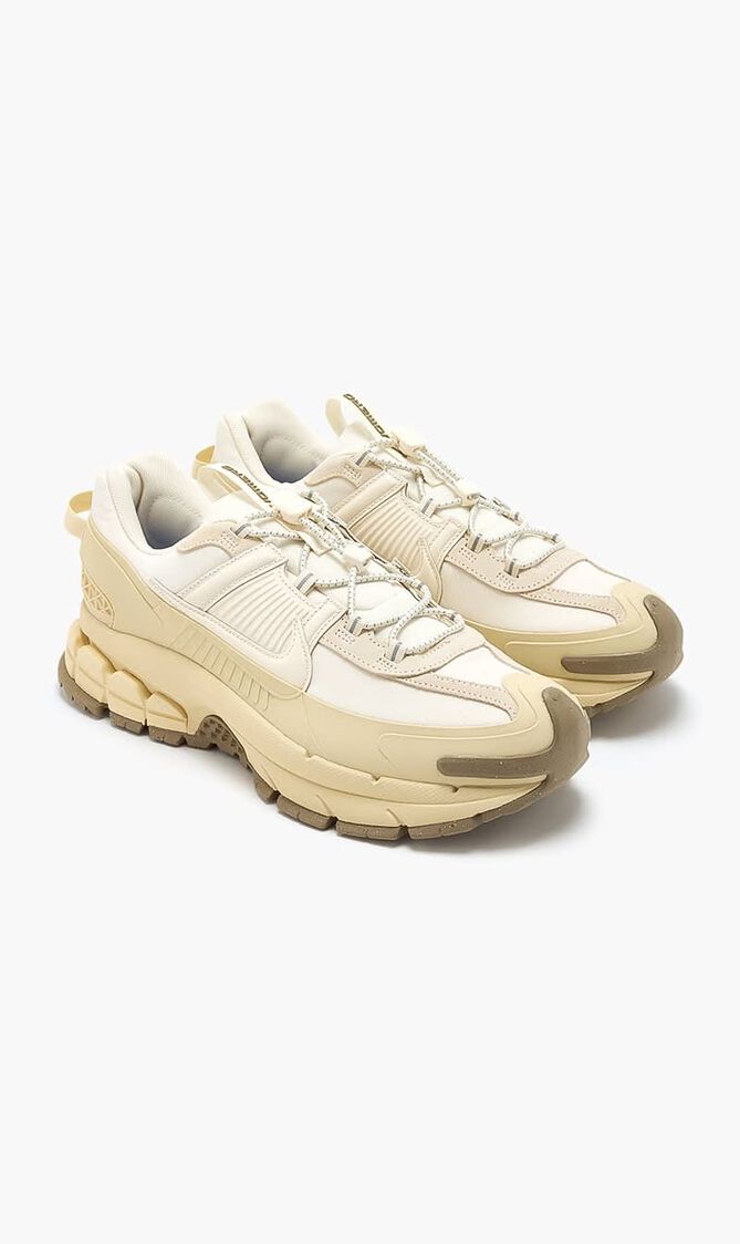 Zoom Vomero Roam Sneakers Zoom Vomero Roam Sneakers