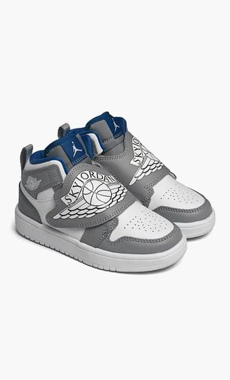 Sky Jordan 1 Sneakers