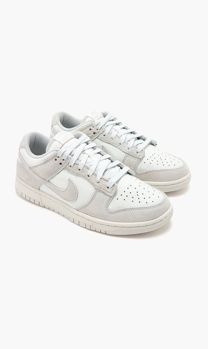 Dunk Low Sneakers