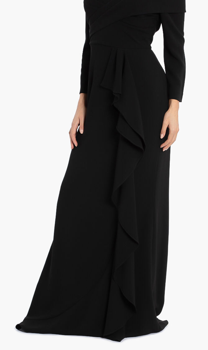 فستان سهرة مكشوف الكتفين