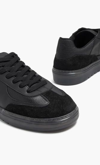 Virtus Sneakers