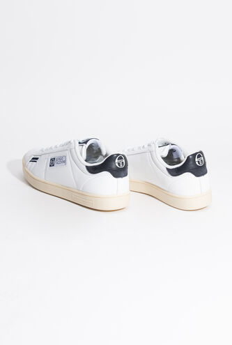Flat Casual Sneaker