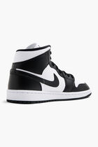 WMNS AIR JORDAN 1 MID 365