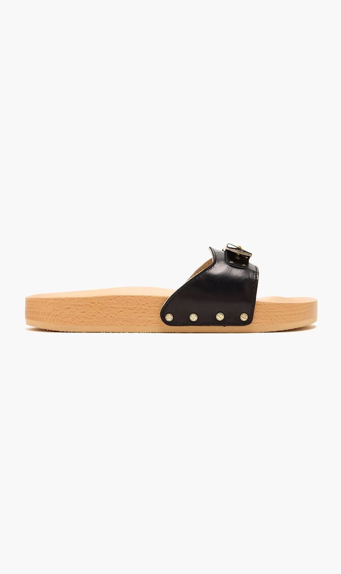 Pescura Flat Sandals