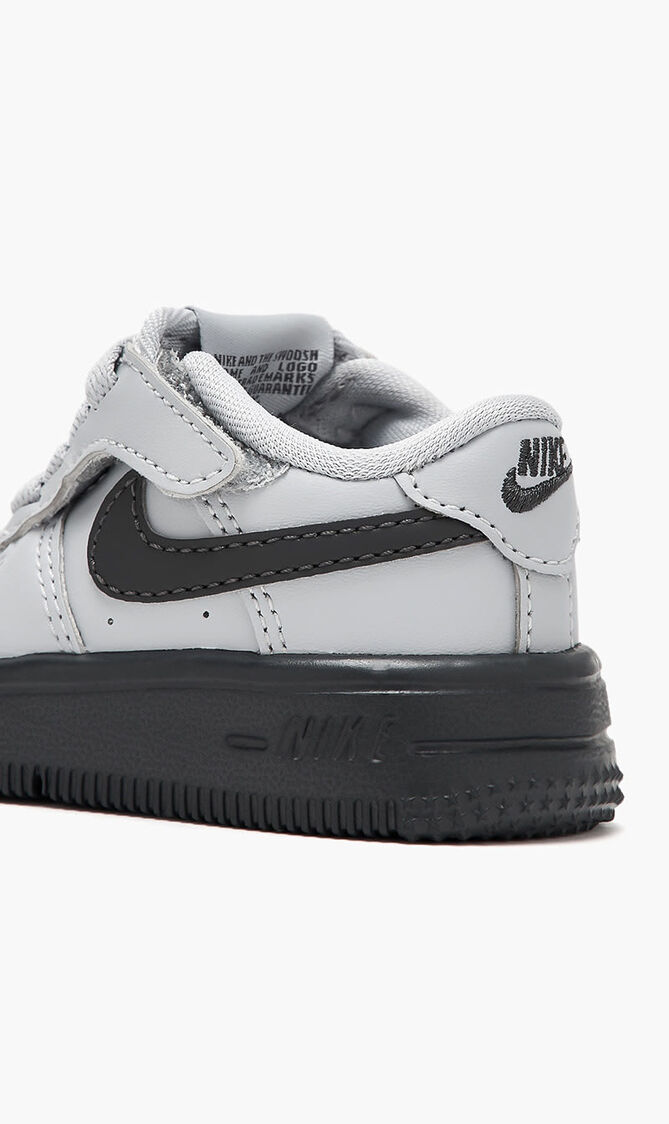 Force 1 Low EasyOn Sneakers