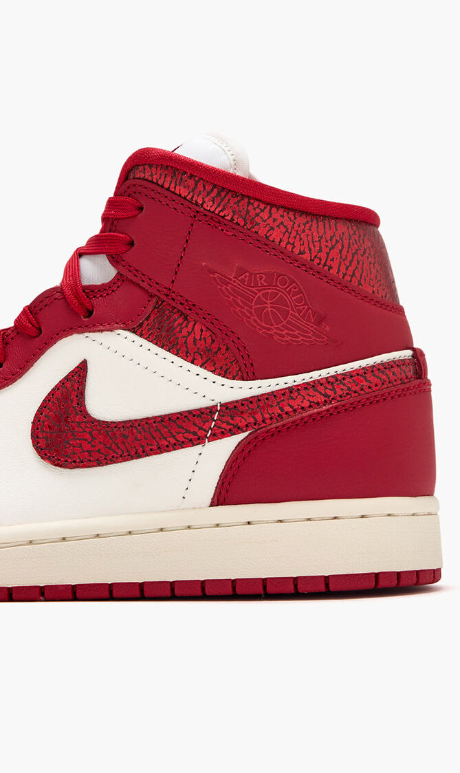 Air Jordan 1 Mid SE sneakers