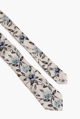 ربطة عنق من الحرير بنقشة الزهور